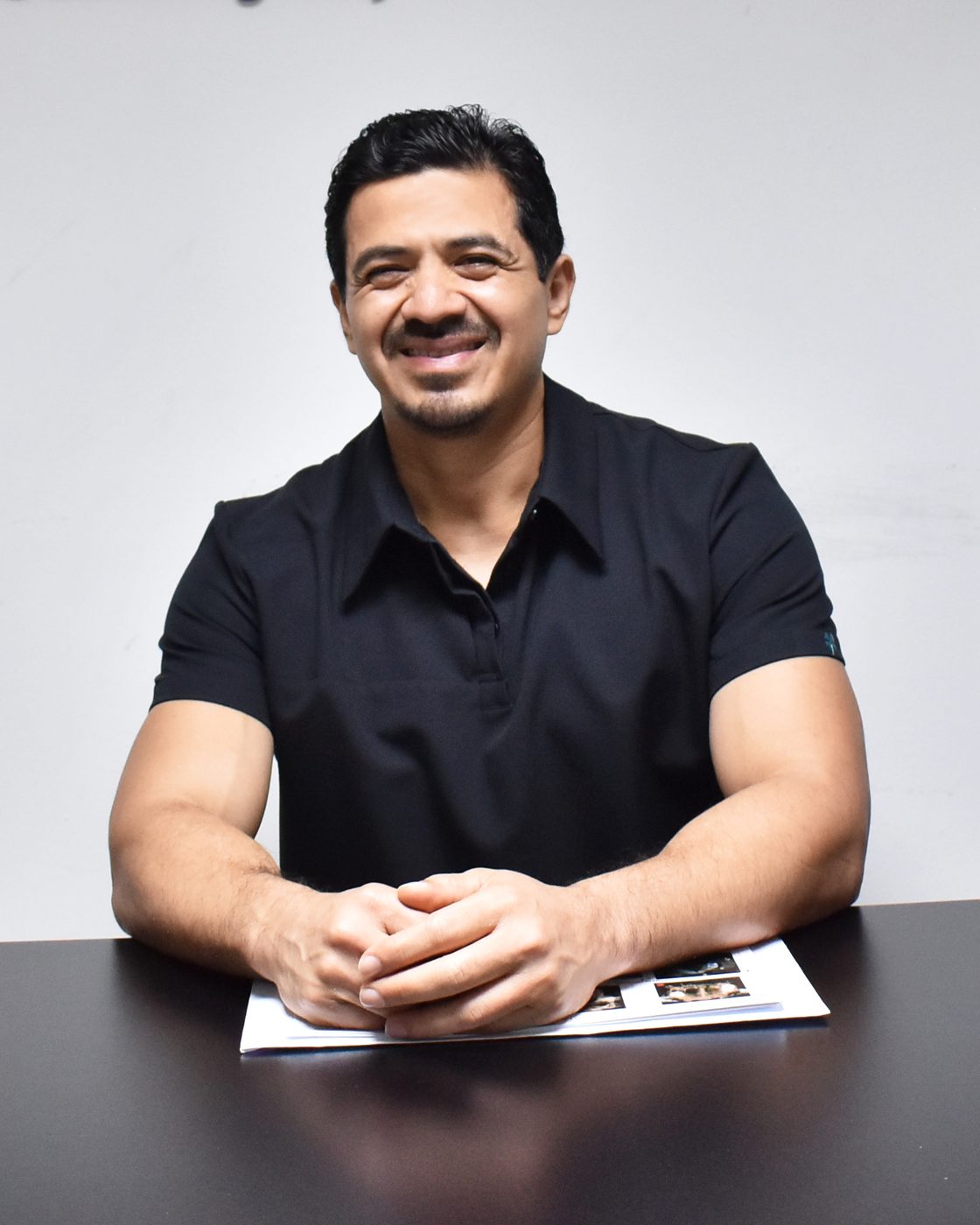 Dr. Noé Martínez, cirujano dentista de la Clínica Dental en Antiguo Cuscatlán